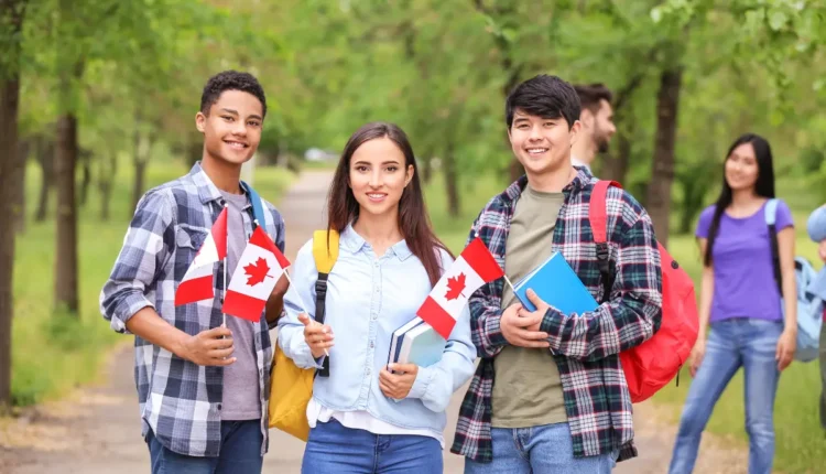 NRI Today - Canada: No ban on study visas, but Indian students are stuck