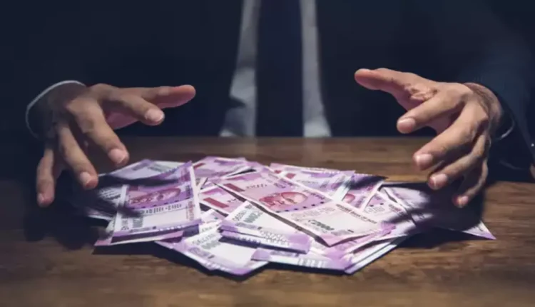 NRI Today - NRI Couple Scammed by Fake Bank Employee