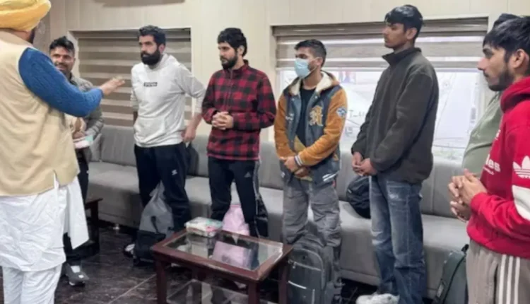 NRI Today - Handcuffed and Chained Indian Migrants Face Painful US Deportation