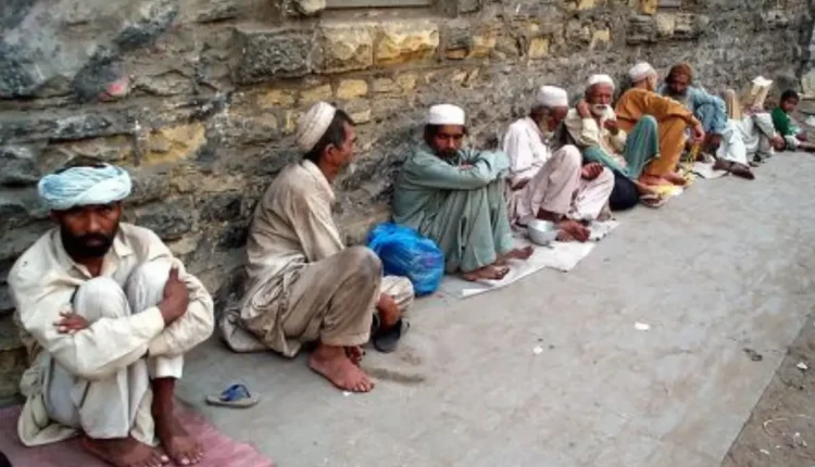 NRI Today - Pakistani Beggars Abroad: Saudi Arabia Deports 56,000